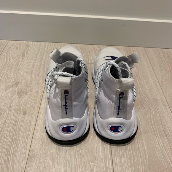 Champion white running shoes (US size 10) - Picture 3 of 9